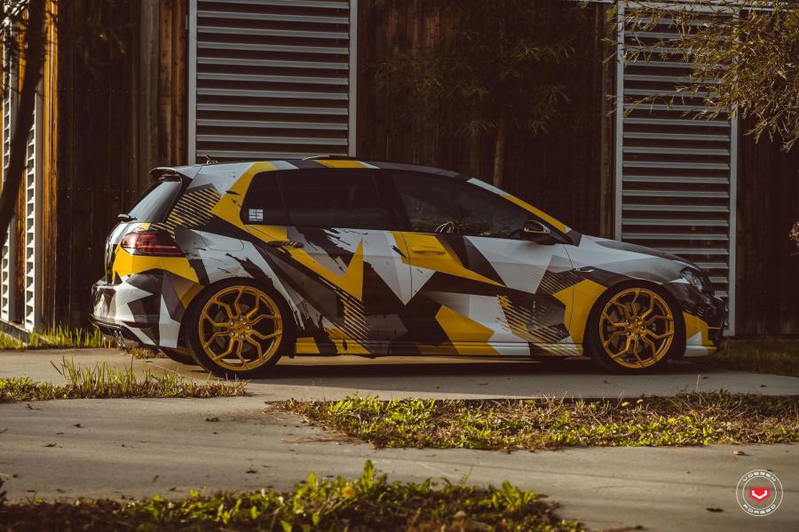  Volkswagen Golf R on Vossen Wheels (HC-3) 2017 года  (фото 33 из 36)